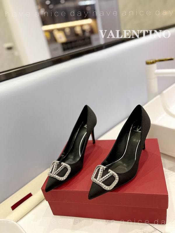 Valentino Women's Shoes 566